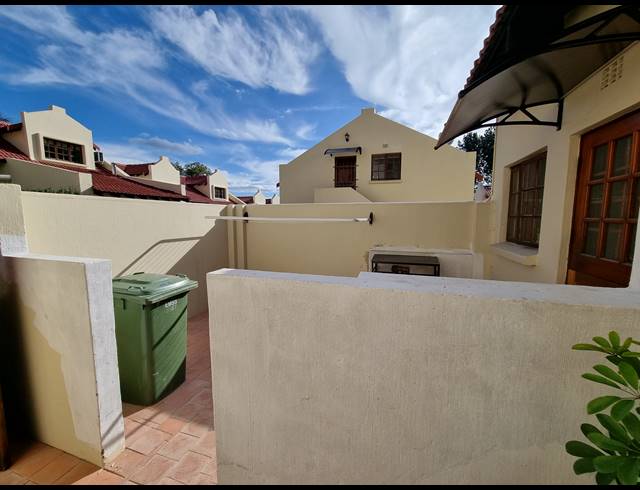 3 BEDROOM CLUSTER RENTED IN BRYANSTON